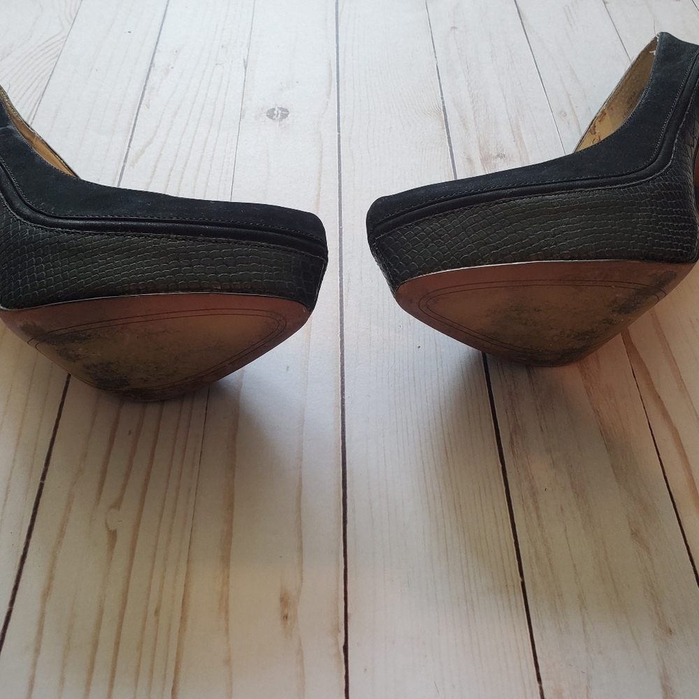 Shoes - Picture 4 of 4